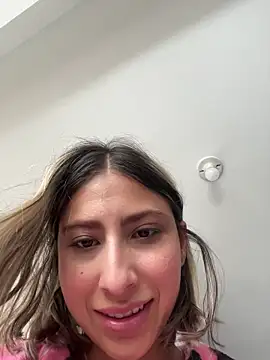 Snapshot of Ameellie chatting on December 2025 02:59:02 PM Ameellie online show from December 2025 02:59:02 PM