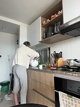 Snapshot of Ameellie chatting on December 2025 04:12:02 PM Ameellie online show from December 2025 04:12:02 PM