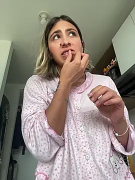 Snapshot of Ameellie chatting on December 2025 02:13:02 PM Ameellie online show from December 2025 02:13:02 PM