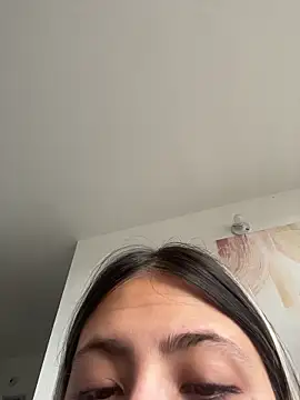 Snapshot of Ameellie chatting on January 2026 03:27:01 PM Ameellie online show from January 2026 03:27:01 PM