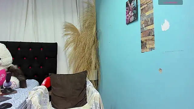 Snapshot of natacha_wolf chatting on February 2026 08:02:02 AM natacha wolf online show from February 2026 08:02:02 AM