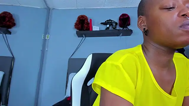 Coco Kiss online show from March 2026 07:06:02 PM