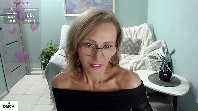 Snapshot of HornyMilf_777 chatting on July 2026 07:12:01 AM HornyMilf 777 online show from July 2026 07:12:01 AM