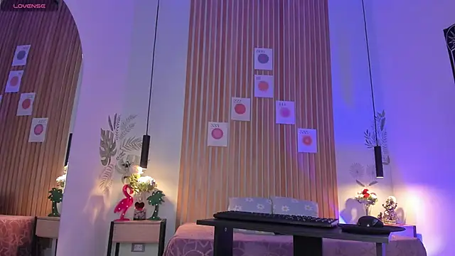 PawgGirl18 online show from December 2024 02:52:01 PM