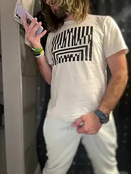 Snapshot of 4kUsh2Fashion0 chatting on January 2025 05:10:01 AM 4kUsh2Fashion0 online show from January 2025 05:10:01 AM