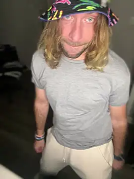 Snapshot of 4kUsh2Fashion0 chatting on January 2025 01:18:01 AM 4kUsh2Fashion0 online show from January 2025 01:18:01 AM