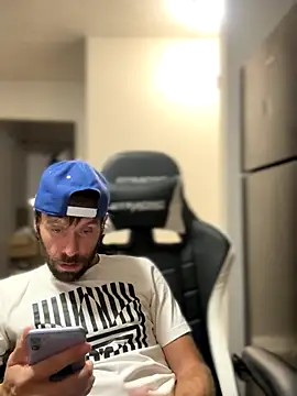 Snapshot of 4kUsh2Fashion0 chatting on October 2025 01:43:02 PM 4kUsh2Fashion0 online show from October 2025 01:43:02 PM