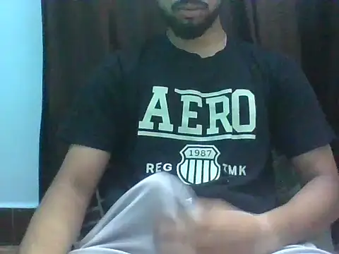 Snapshot of 8inchlegendbro chatting on May 2026 04:28:02 AM 8inchlegendbro online show from May 2026 04:28:02 AM
