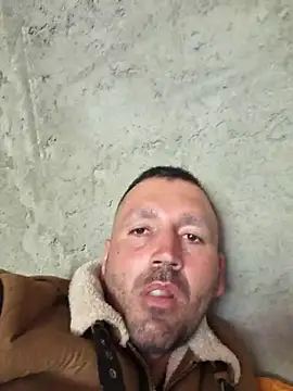 Snapshot of florin421 chatting on May 2026 07:57:02 AM florin421 online show from May 2026 07:57:02 AM