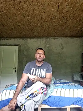 Snapshot of florin421 chatting on May 2026 09:06:01 AM florin421 online show from May 2026 09:06:01 AM