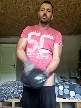 Snapshot of florin421 chatting on May 2026 02:01:02 PM florin421 online show from May 2026 02:01:02 PM