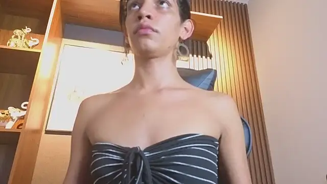 Snapshot of Alahia_Rodriguez chatting on April 2026 08:07:01 PM Alahia Rodriguez online show from April 2026 08:07:01 PM