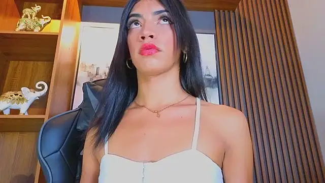 Snapshot of Alahia_Rodriguez chatting on May 2026 08:28:01 PM Alahia Rodriguez online show from May 2026 08:28:01 PM