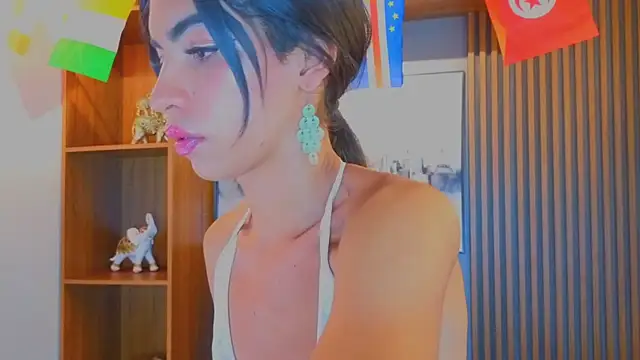 Snapshot of Alahia_Rodriguez chatting on July 2026 07:31:01 PM Alahia Rodriguez online show from July 2026 07:31:01 PM