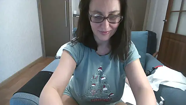 Ulyana72882 online show from February 2025 04:40:01 PM