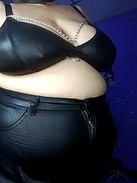 EllisW8 online show from November 2025 12:42:02 PM