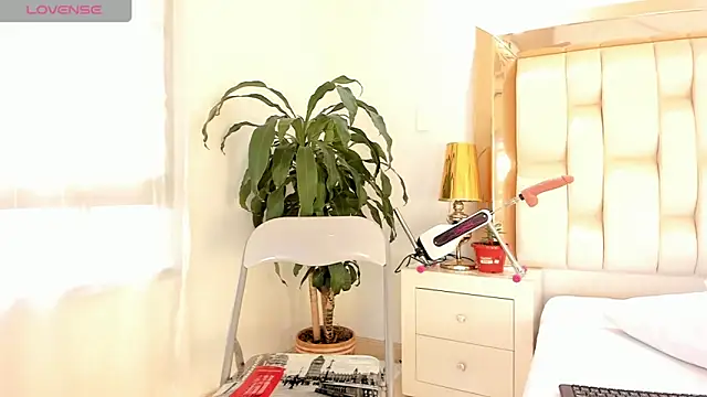 Snapshot of alana-then chatting on January 2025 08:10:02 PM alana-then online show from January 2025 08:10:02 PM