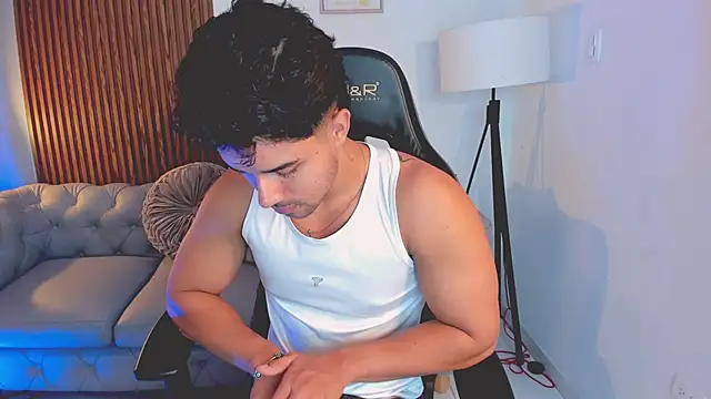 liam collins21 online show from October 2025 11:50:01 AM