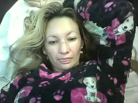 Snapshot of Paulita_x3 chatting on February 2026 12:28:02 PM Paulita x3 online show from February 2026 12:28:02 PM