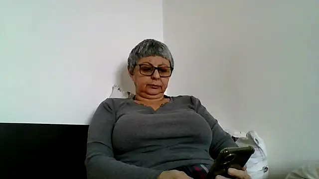 roseblak42 online show from February 2026 11:46:02 AM