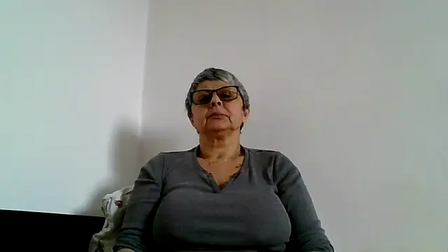 roseblak42 online show from February 2026 12:33:02 PM