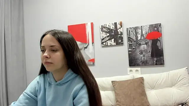 Snapshot of Tiny_JuJu chatting on April 2026 01:05:02 AM Tiny JuJu online show from April 2026 01:05:02 AM