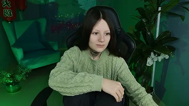 Snapshot of VeliraBraitberg chatting on December 2024 05:05:02 AM VeliraBraitberg online show from December 2024 05:05:02 AM