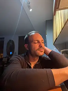 Adventurehotman online show from November 2025 12:42:02 AM