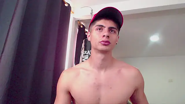 Stiven CL online show from April 2026 01:06:01 AM