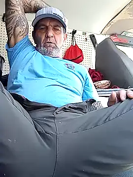 Hotbodyscottie online show from December 2024 03:22:01 PM