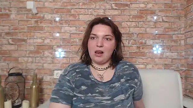 Amelia Kiss  online show from March 2025 07:03:02 AM