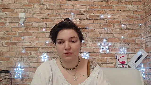 Amelia Kiss  online show from January 2026 12:37:01 AM