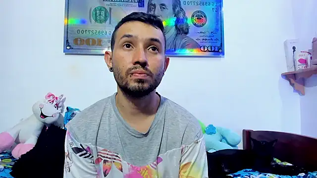 Snapshot of Bad_Couple_1 chatting on December 2024 01:10:02 AM Bad Couple 1 online show from December 2024 01:10:02 AM