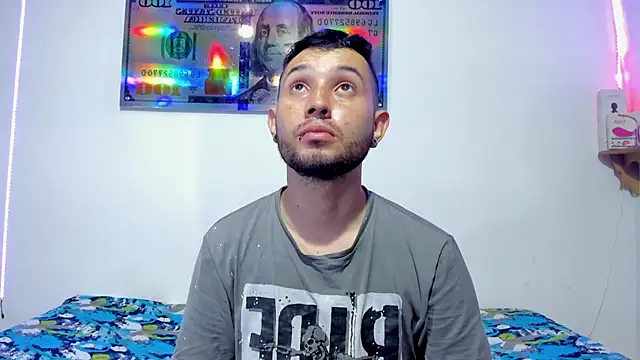 Snapshot of Bad_Couple_1 chatting on January 2025 09:53:02 PM Bad Couple 1 online show from January 2025 09:53:02 PM