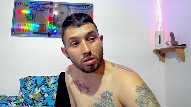 Snapshot of Bad_Couple_1 chatting on January 2025 08:02:02 AM Bad Couple 1 online show from January 2025 08:02:02 AM