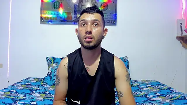 Snapshot of Bad_Couple_1 chatting on January 2025 02:24:02 AM Bad Couple 1 online show from January 2025 02:24:02 AM