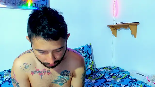 Snapshot of Bad_Couple_1 chatting on February 2025 06:30:02 AM Bad Couple 1 online show from February 2025 06:30:02 AM