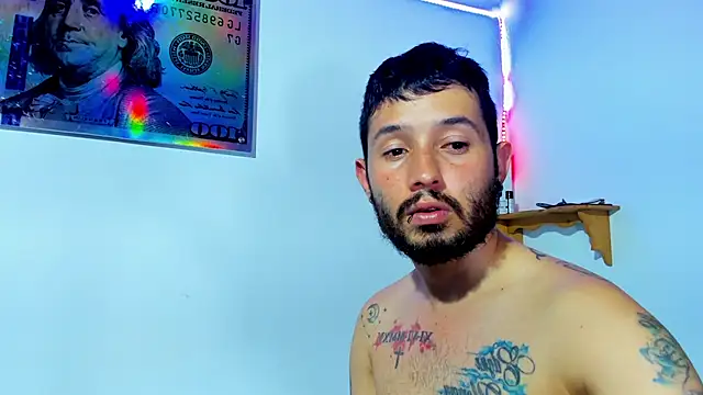 Snapshot of Bad_Couple_1 chatting on February 2025 01:16:01 PM Bad Couple 1 online show from February 2025 01:16:01 PM