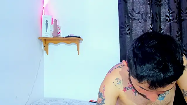 Snapshot of Bad_Couple_1 chatting on February 2025 12:17:02 PM Bad Couple 1 online show from February 2025 12:17:02 PM