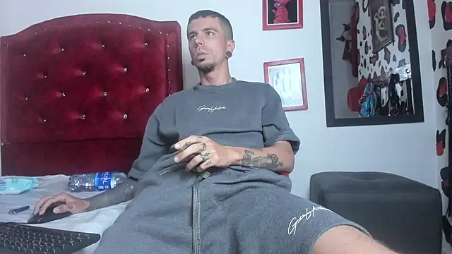 Aaron BigDickxxx online show from January 2025 07:18:02 AM