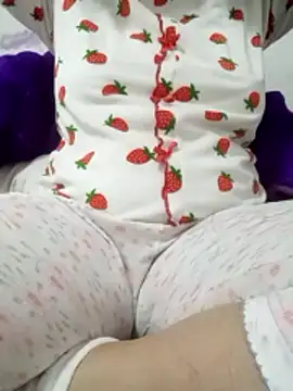 Snapshot of Bombamom chatting on March 2026 08:31:01 AM Bombamom online show from March 2026 08:31:01 AM