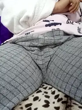 Snapshot of Bombamom chatting on March 2026 09:49:02 AM Bombamom online show from March 2026 09:49:02 AM