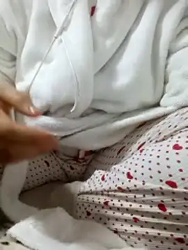 Snapshot of Bombamom chatting on March 2026 11:36:01 AM Bombamom online show from March 2026 11:36:01 AM