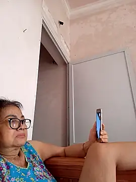 Hotestlove online show from March 2026 01:18:01 AM