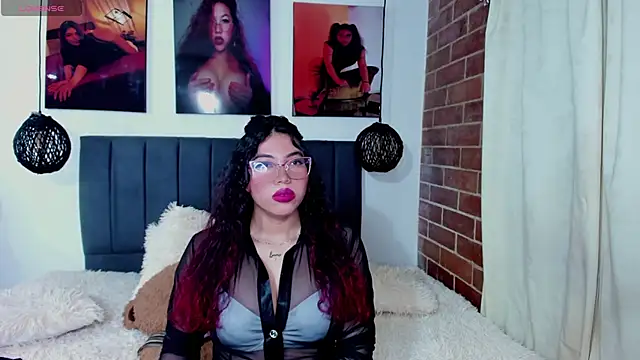 Snapshot of kyliejenner_hot chatting on May 2026 02:51:02 AM kyliejenner hot online show from May 2026 02:51:02 AM
