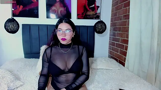 Snapshot of kyliejenner_hot chatting on June 2026 03:34:01 AM kyliejenner hot online show from June 2026 03:34:01 AM