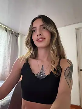 Snapshot of IsadoraGalle_ chatting on June 2026 10:00:02 PM IsadoraGalle online show from June 2026 10:00:02 PM