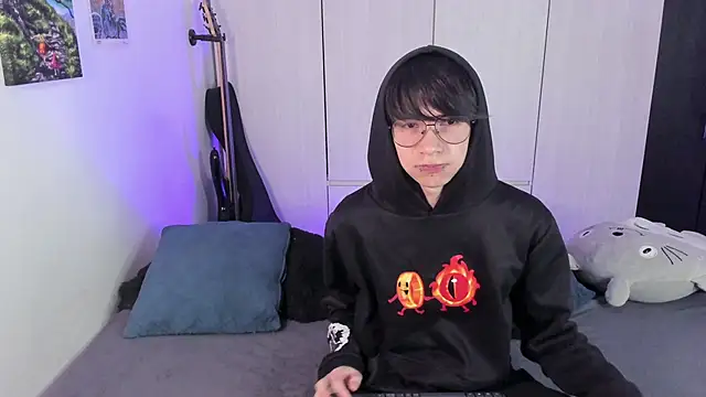 Snapshot of Aventure_Twinks chatting on December 2024 08:34:02 AM Aventure Twinks online show from December 2024 08:34:02 AM