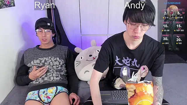 Snapshot of Aventure_Twinks chatting on December 2024 04:08:02 AM Aventure Twinks online show from December 2024 04:08:02 AM