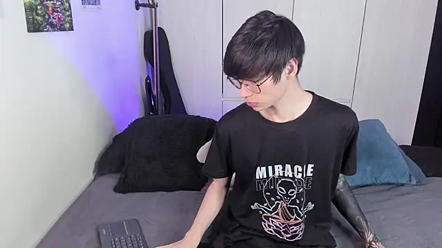 Snapshot of Aventure_Twinks chatting on January 2025 10:41:01 AM Aventure Twinks online show from January 2025 10:41:01 AM